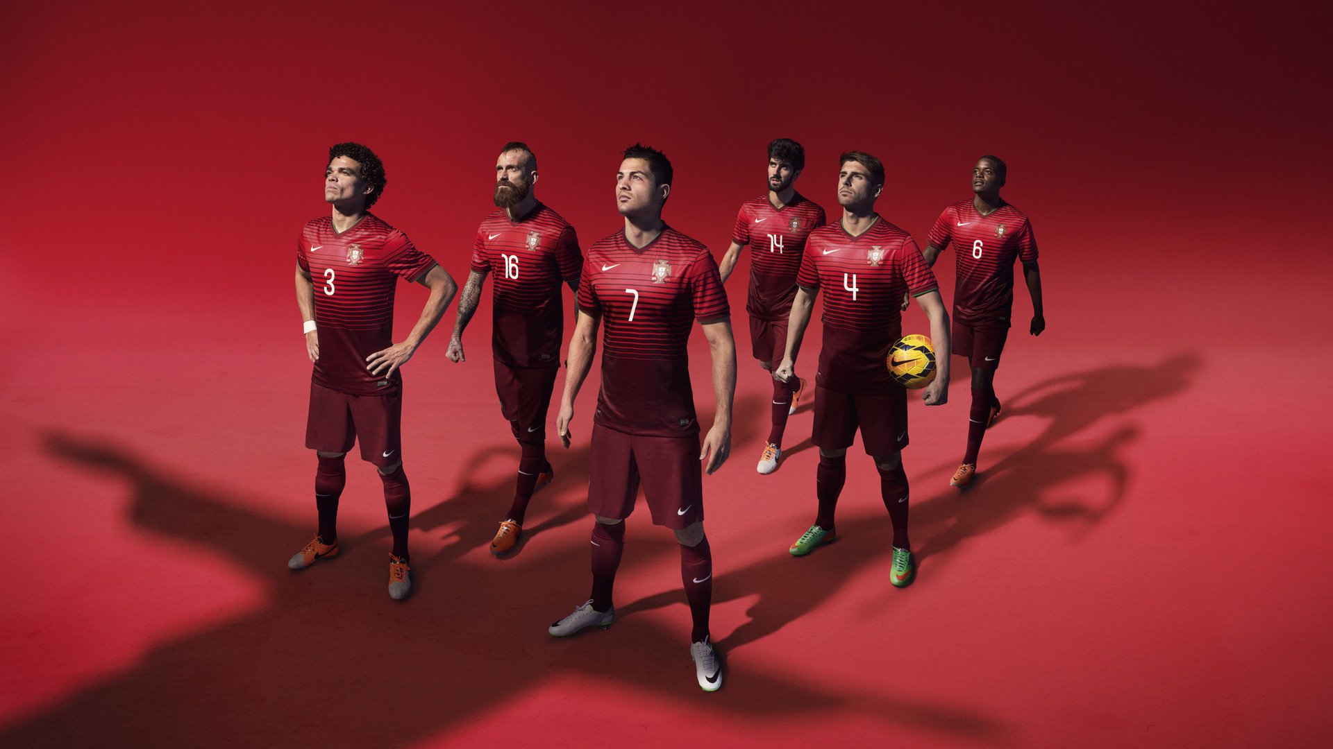 年度足球最佳阵容公布。,足球年度最佳球员